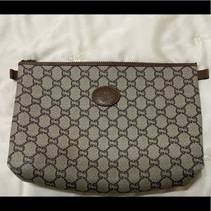 Vintage Gucci clutch